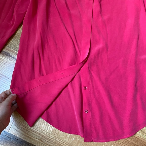 EQUIPMENT Silk Off-shoulder Button Front Top - Picture 7 of 12
